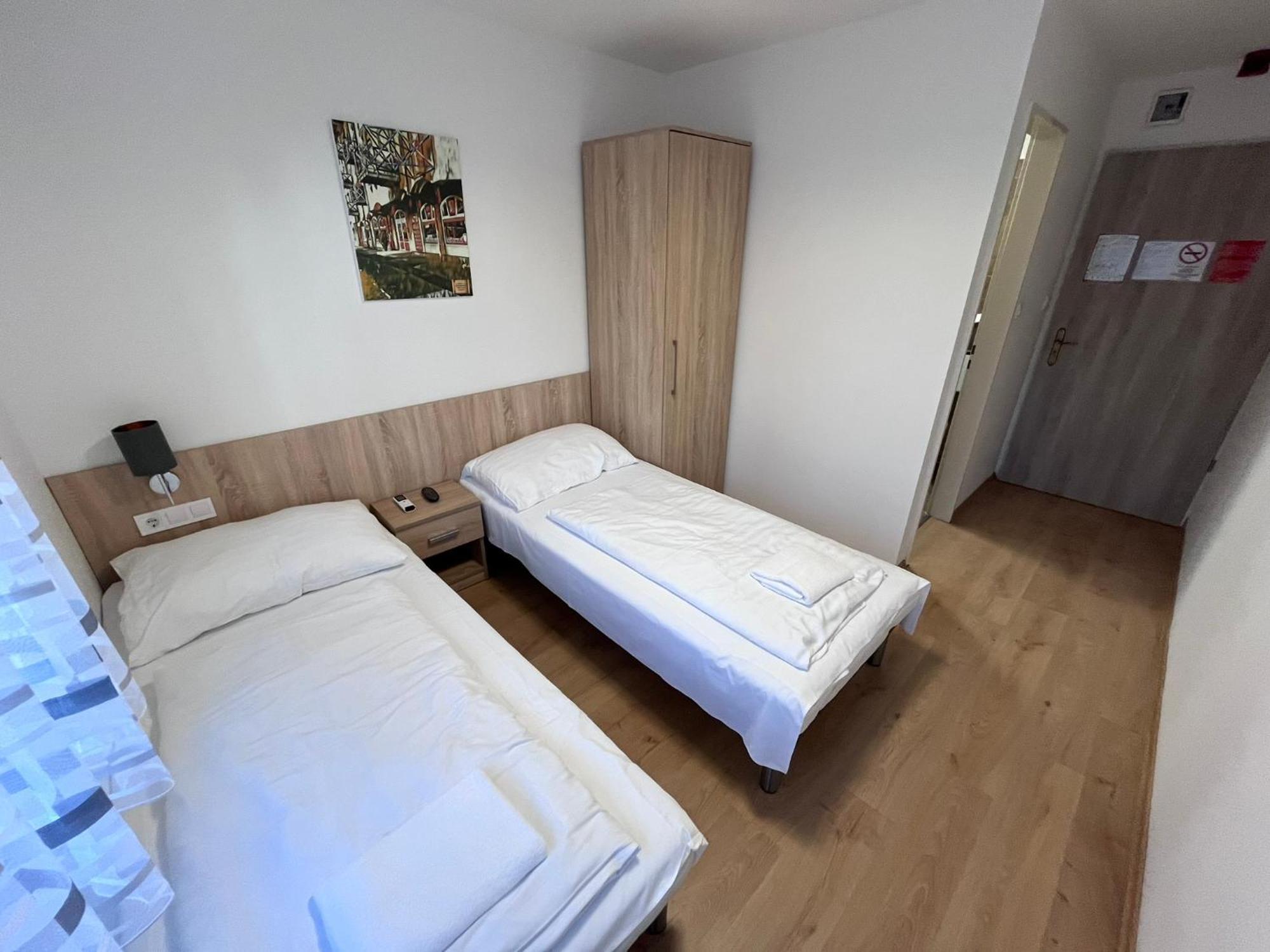 Hotel Majus 1 Vendeghaz - Torony Exteriér fotografie